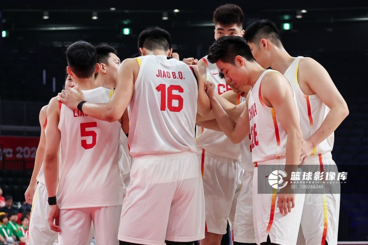媒体人谈男篮：有机会就投打什么战术 靠本能打球吧 还能少输点